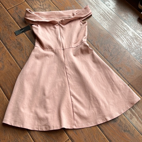 - NWT Lulus blush Off the Shoulder Skater Dress - Size Medium - Picture 9 of 16